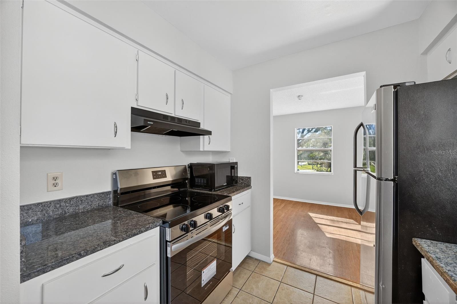 Image 11 of 31 For 7210 Manhattan Avenue 124