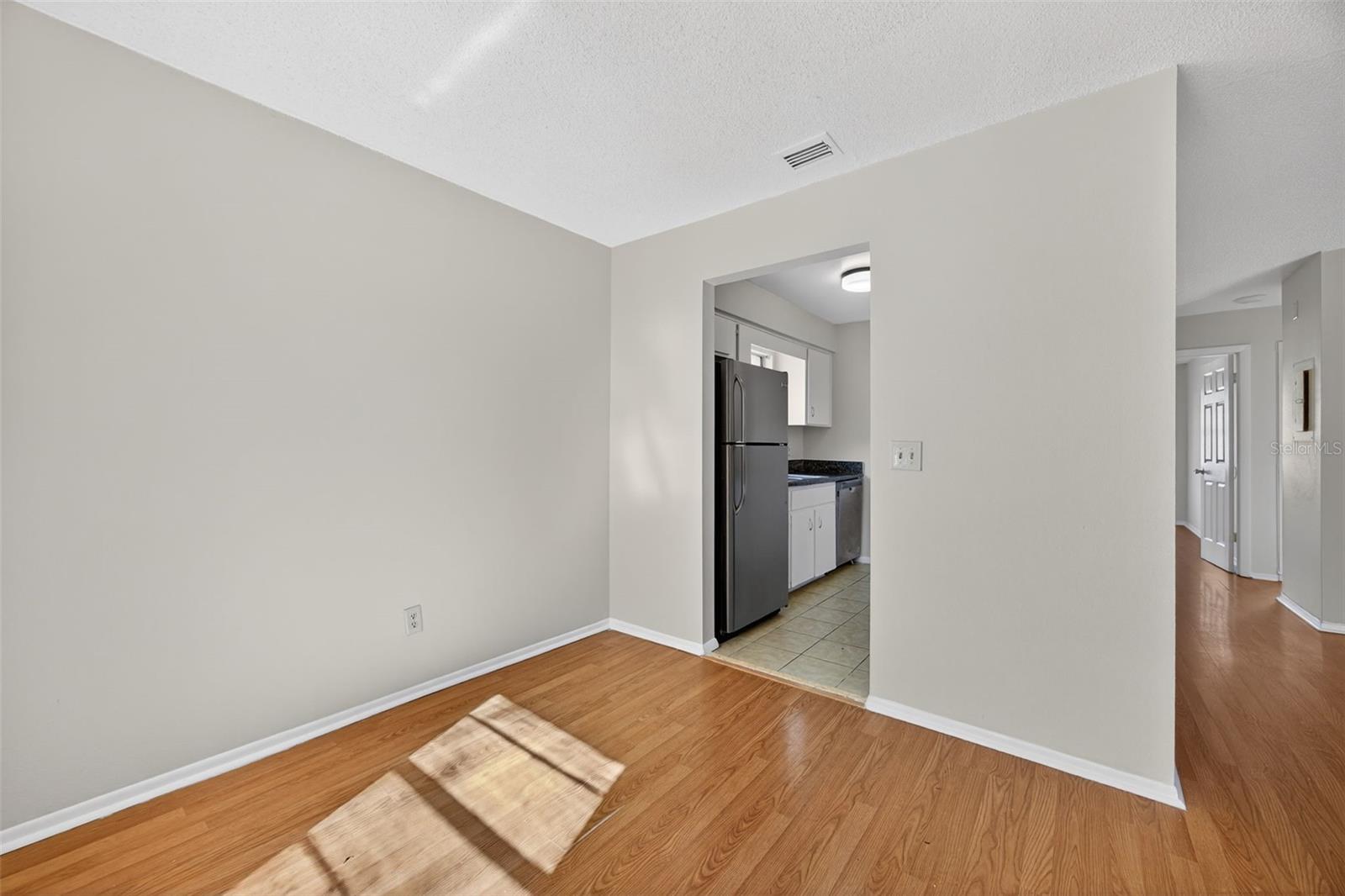 Image 13 of 31 For 7210 Manhattan Avenue 124