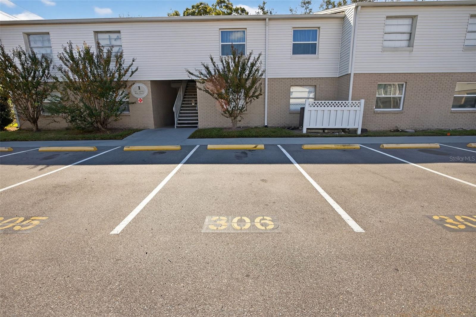 Image 2 of 31 For 7210 Manhattan Avenue 124