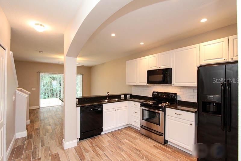 Image 5 of 29 For 15765 Fishhawk Falls Drive