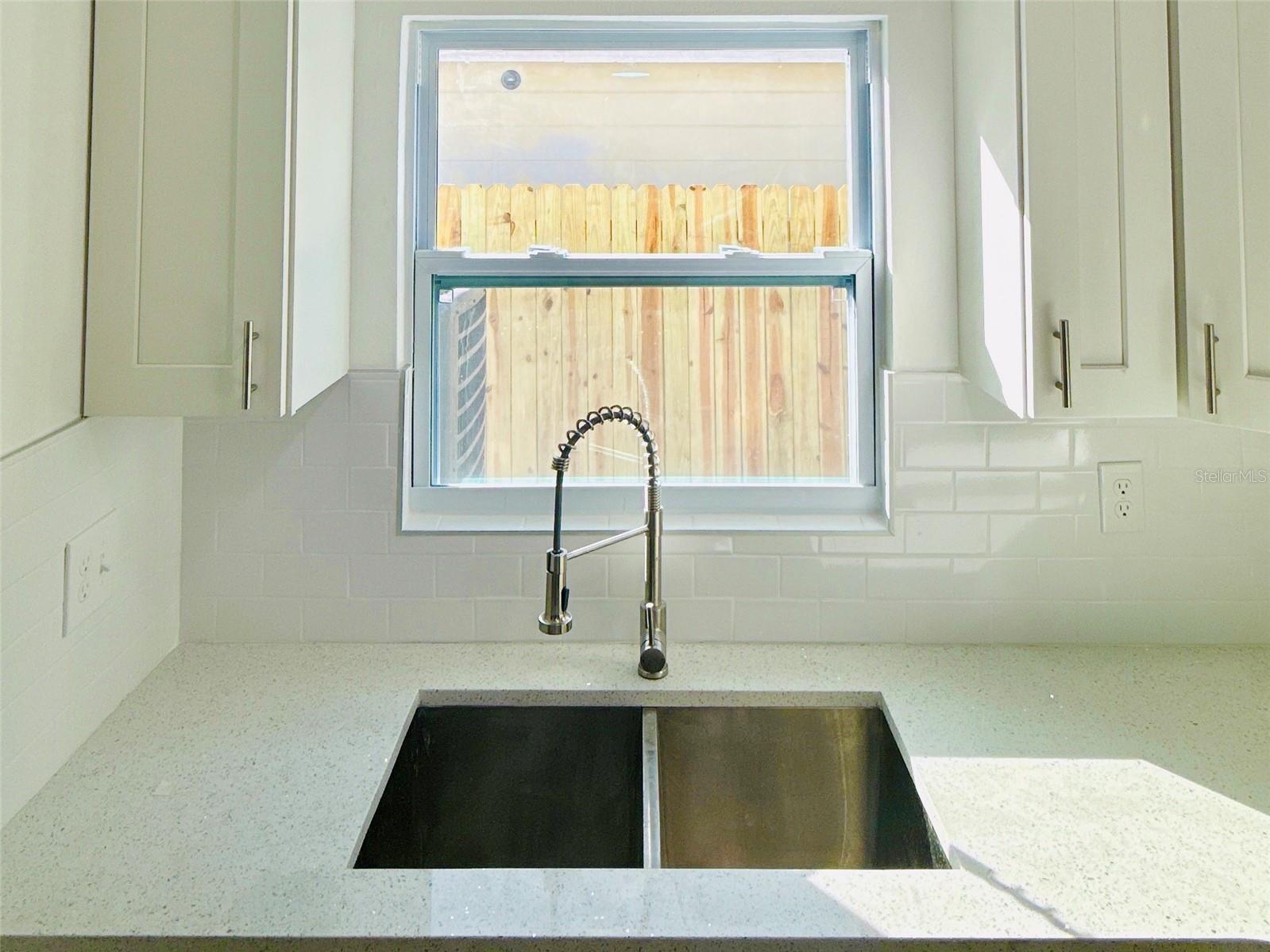 Image 13 of 35 For 5739 Dartmouth Avenue N