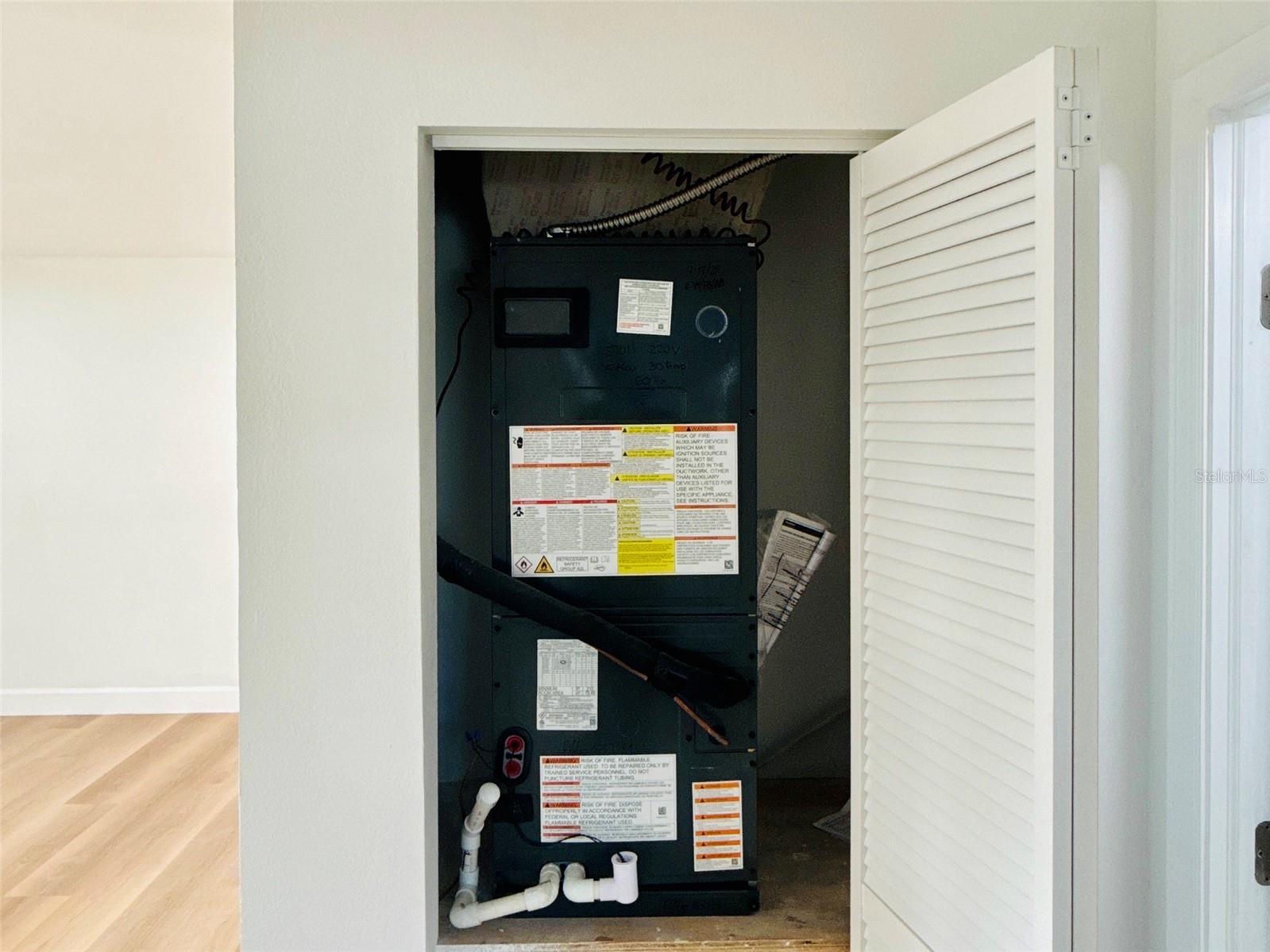 Image 19 of 35 For 5739 Dartmouth Avenue N