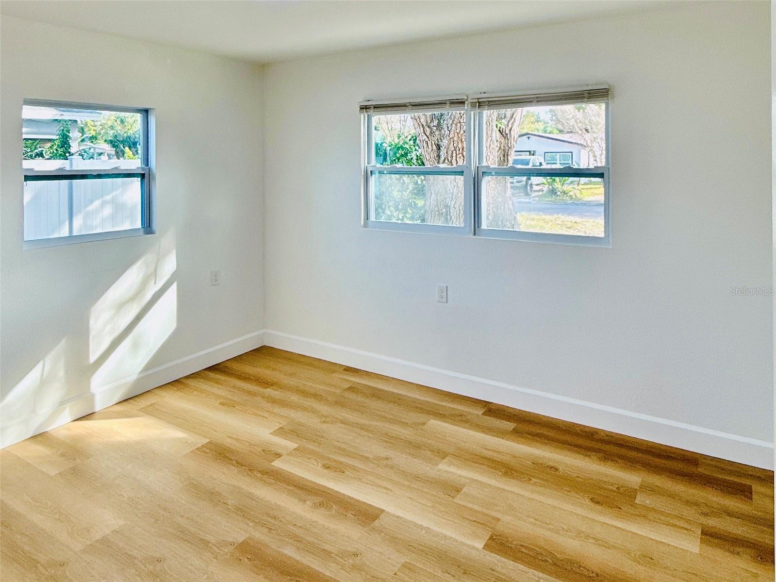 Image 20 of 35 For 5739 Dartmouth Avenue N