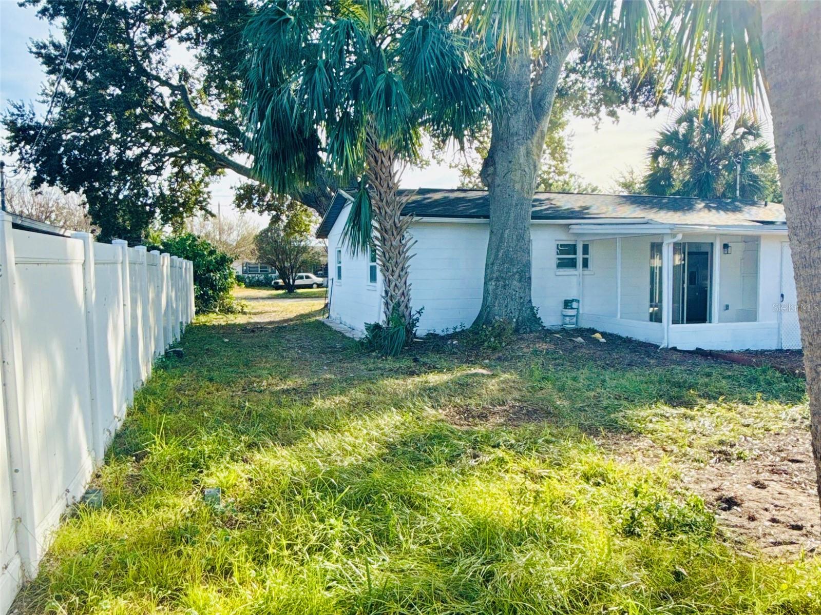 Image 27 of 35 For 5739 Dartmouth Avenue N