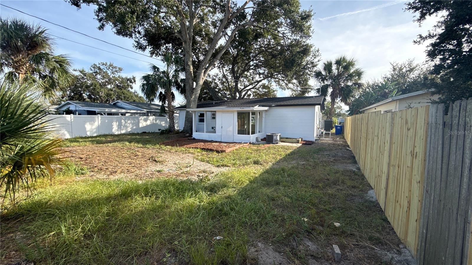 Image 28 of 35 For 5739 Dartmouth Avenue N