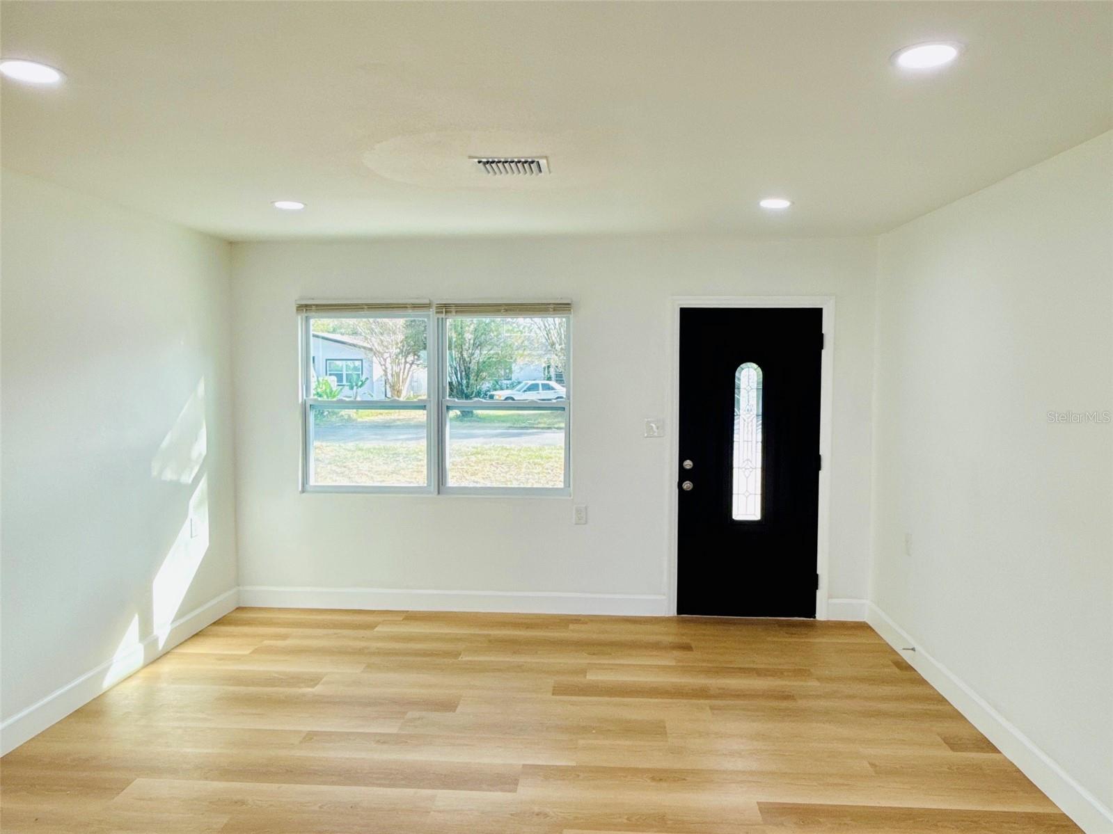 Image 29 of 35 For 5739 Dartmouth Avenue N