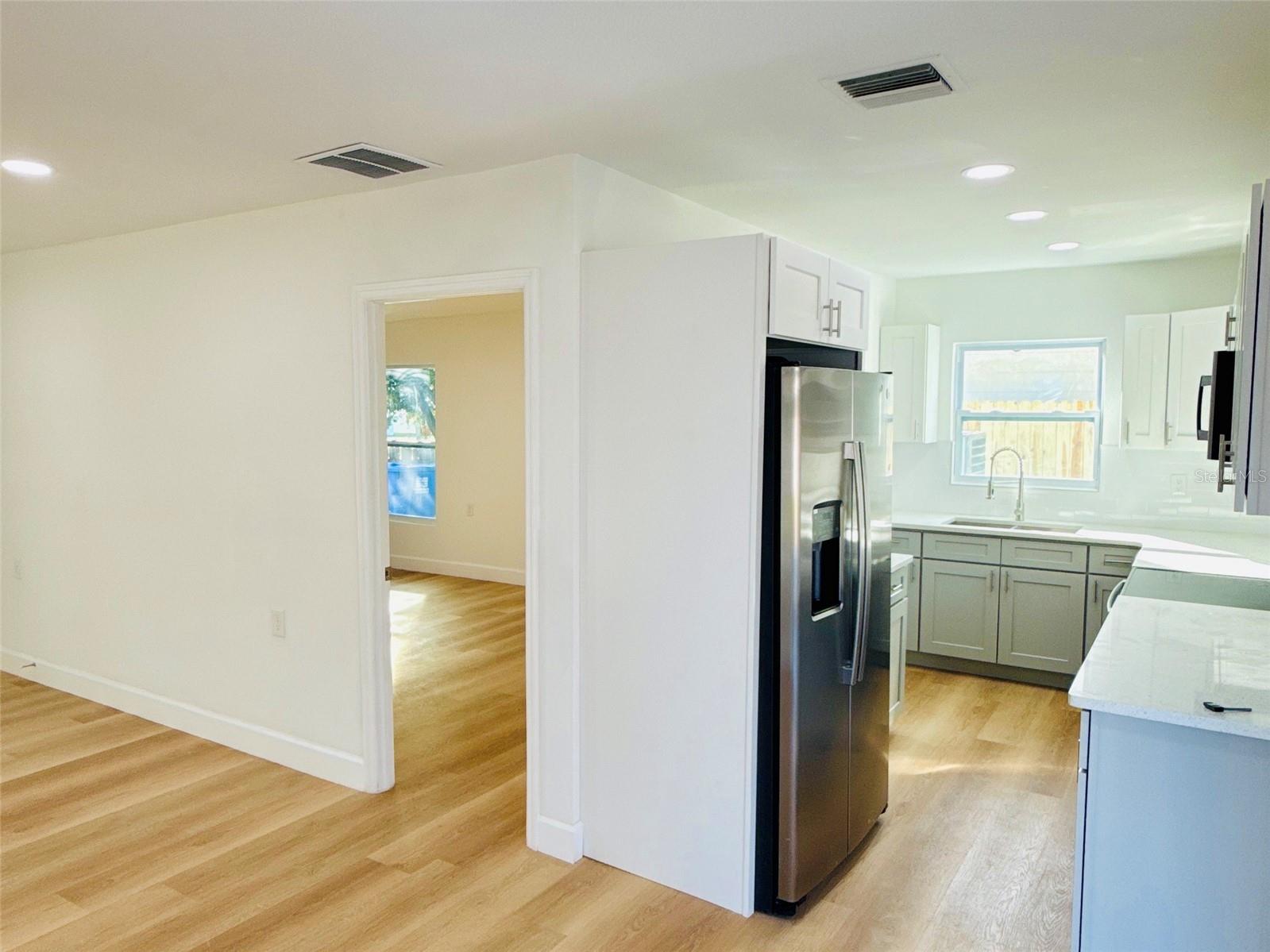 Image 32 of 35 For 5739 Dartmouth Avenue N