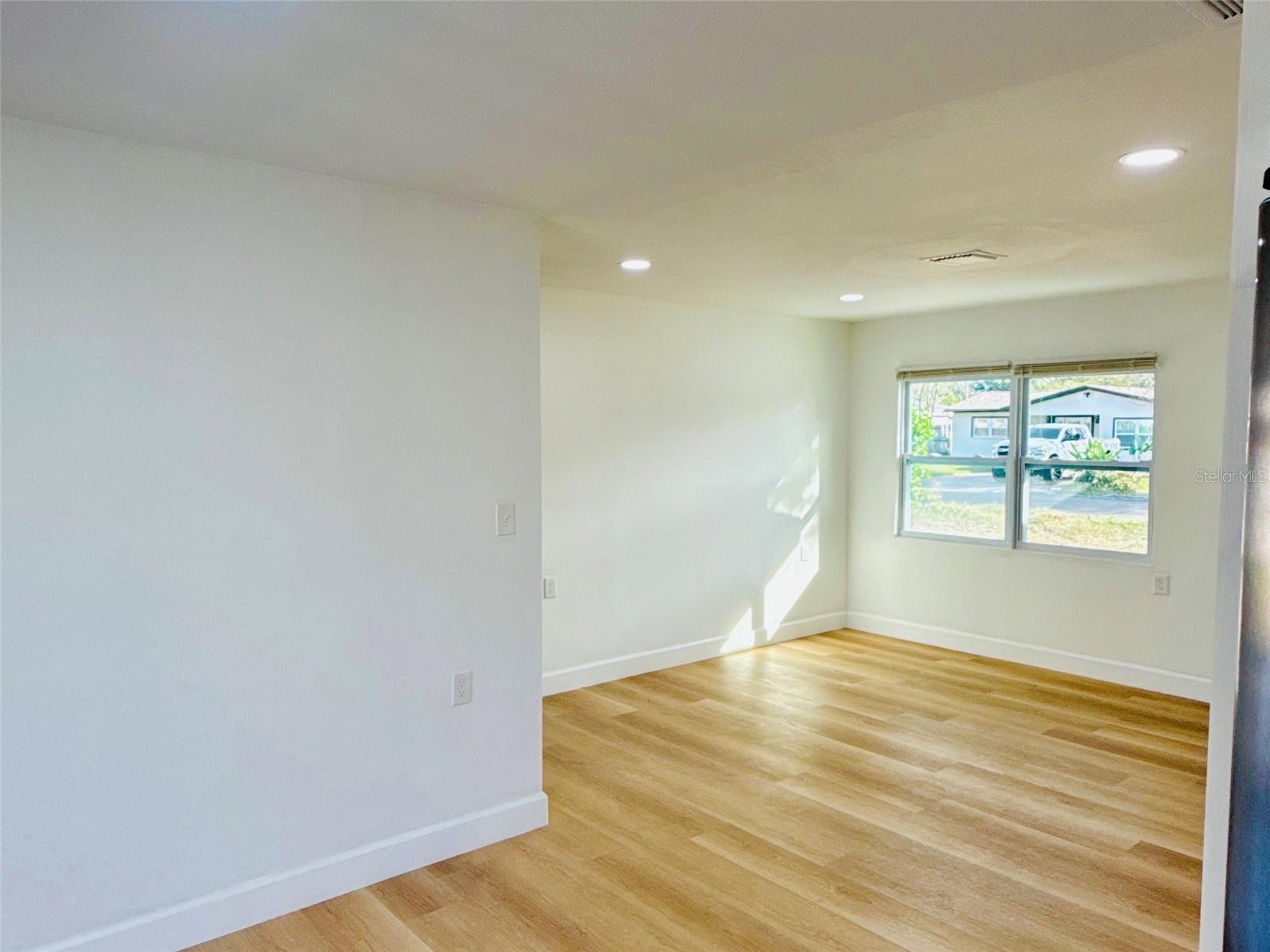 Image 33 of 35 For 5739 Dartmouth Avenue N