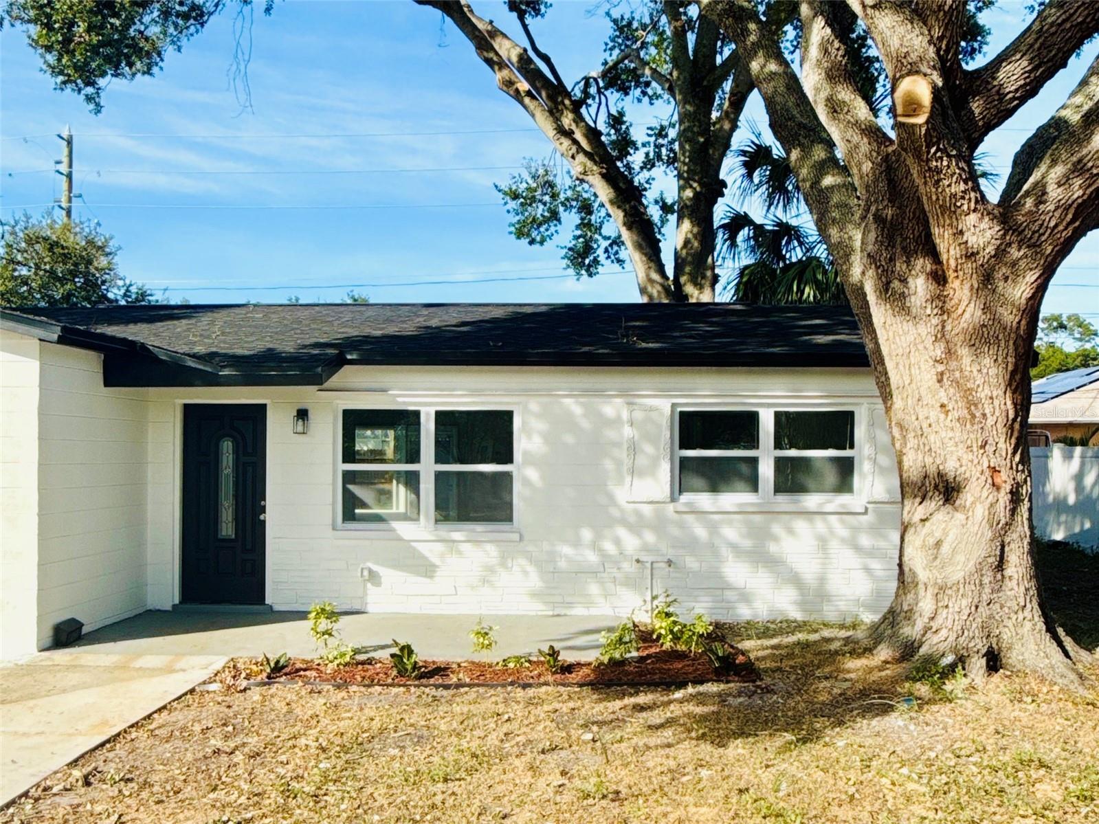 Image 6 of 35 For 5739 Dartmouth Avenue N