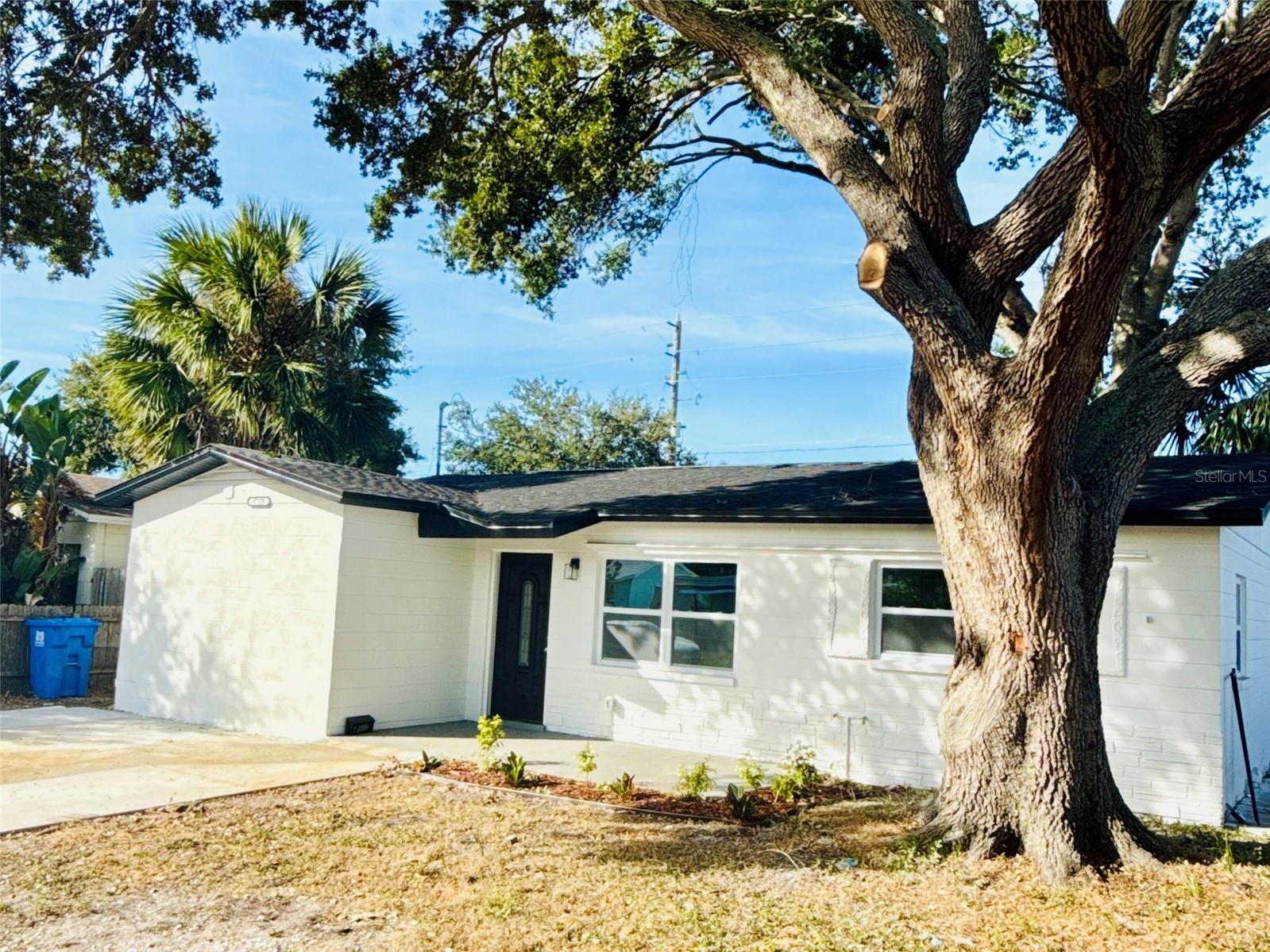 Image 8 of 35 For 5739 Dartmouth Avenue N