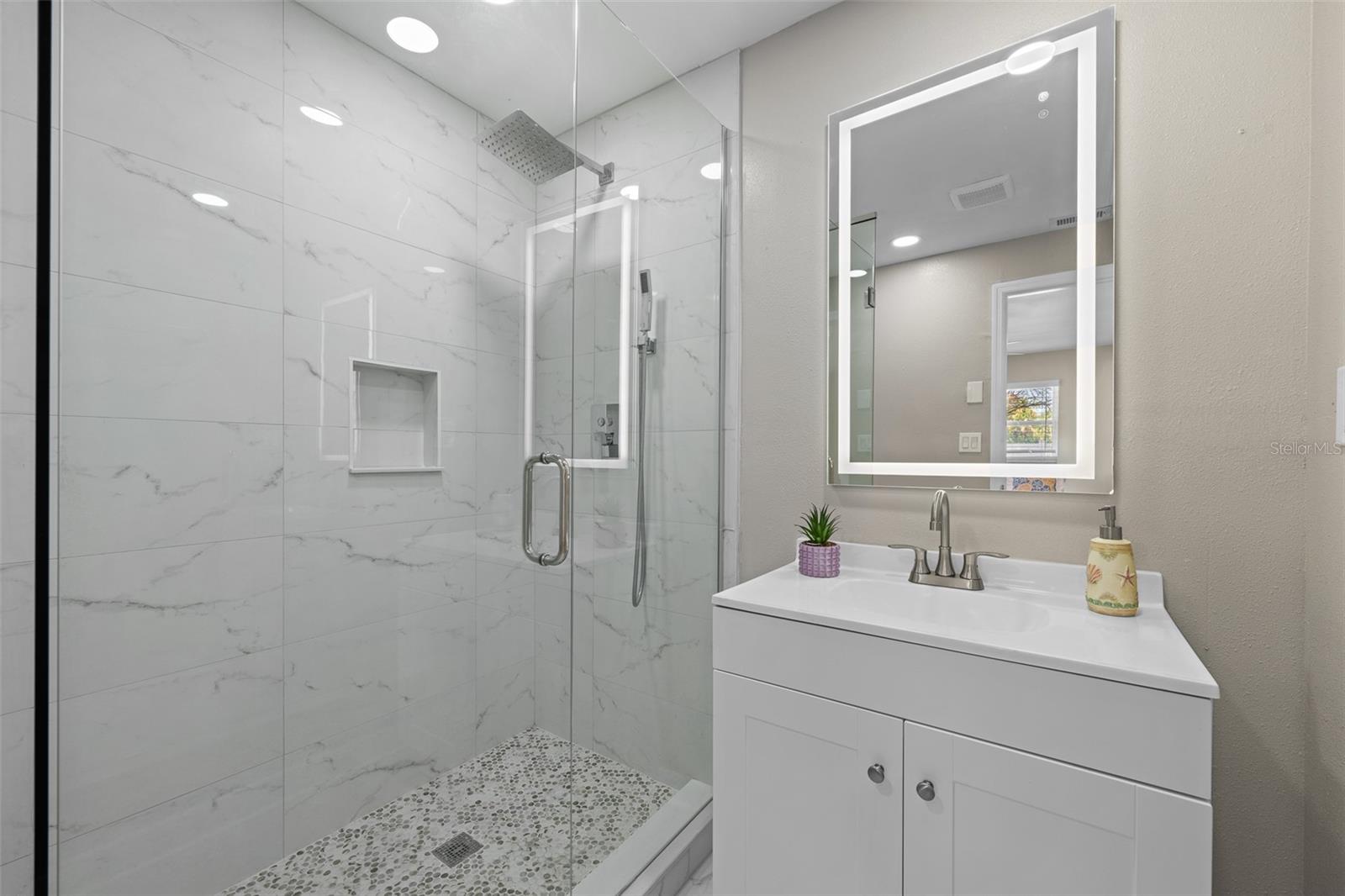 Image 16 of 36 For 2506 Bay Boulevard