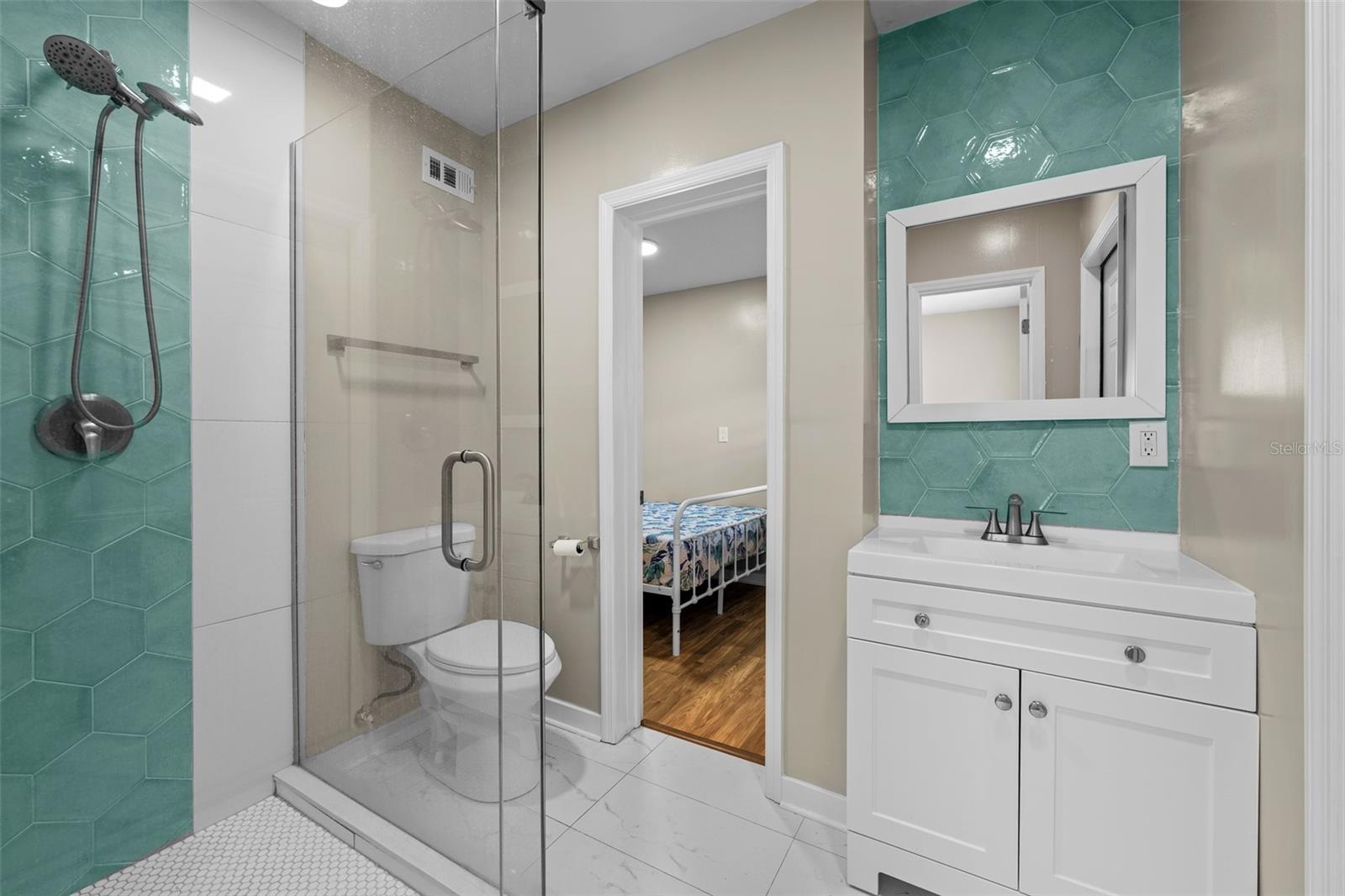 Image 31 of 36 For 2506 Bay Boulevard