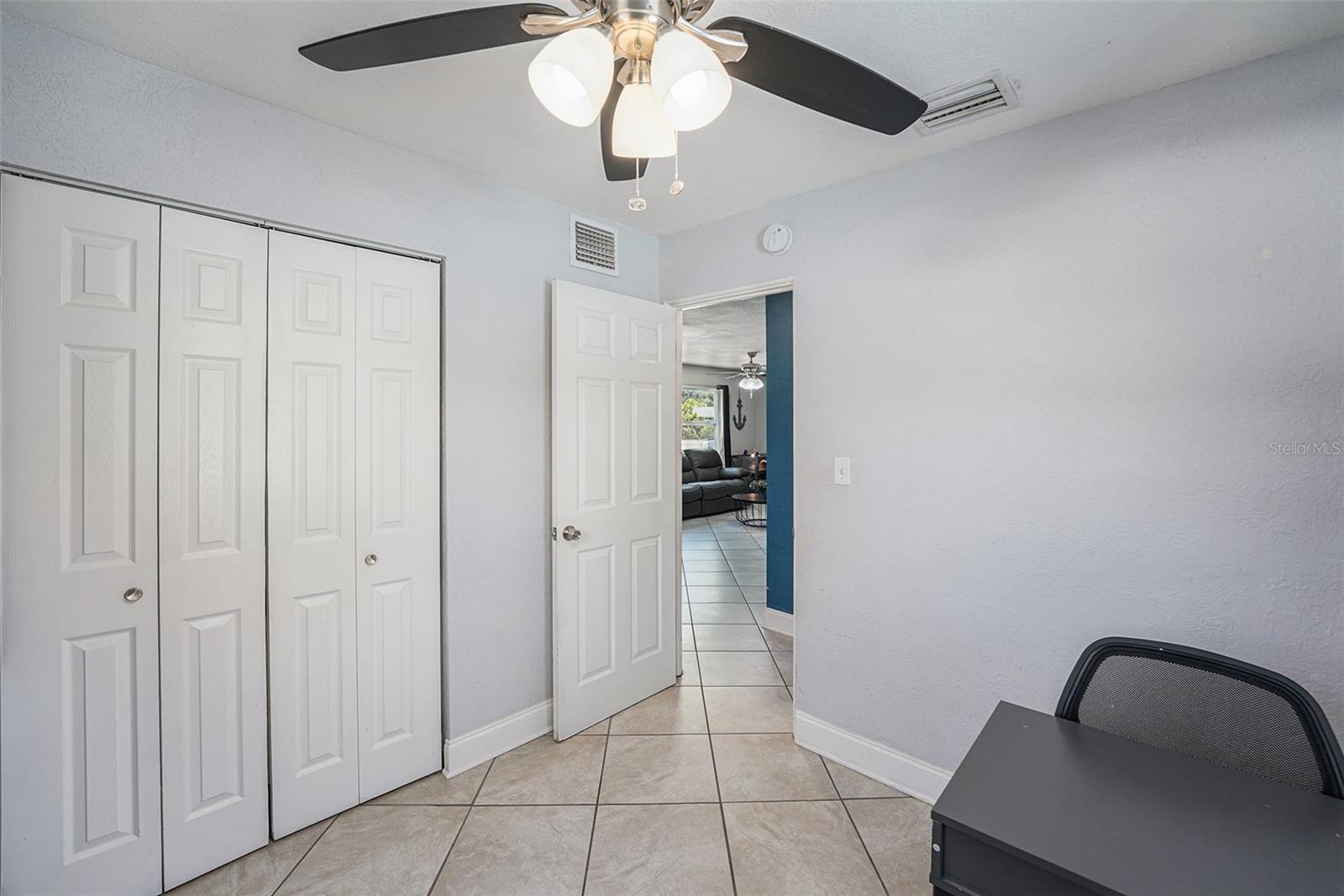 Listing photo id 18 for 8300 53rd Way N