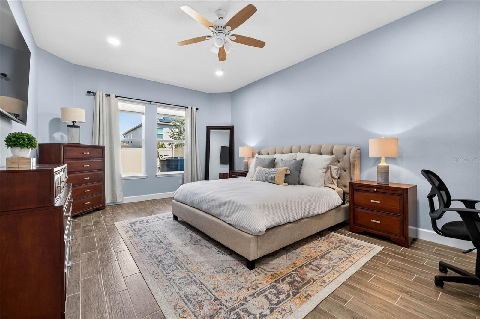 Image 19 of 43 For 10522 Cardera Drive