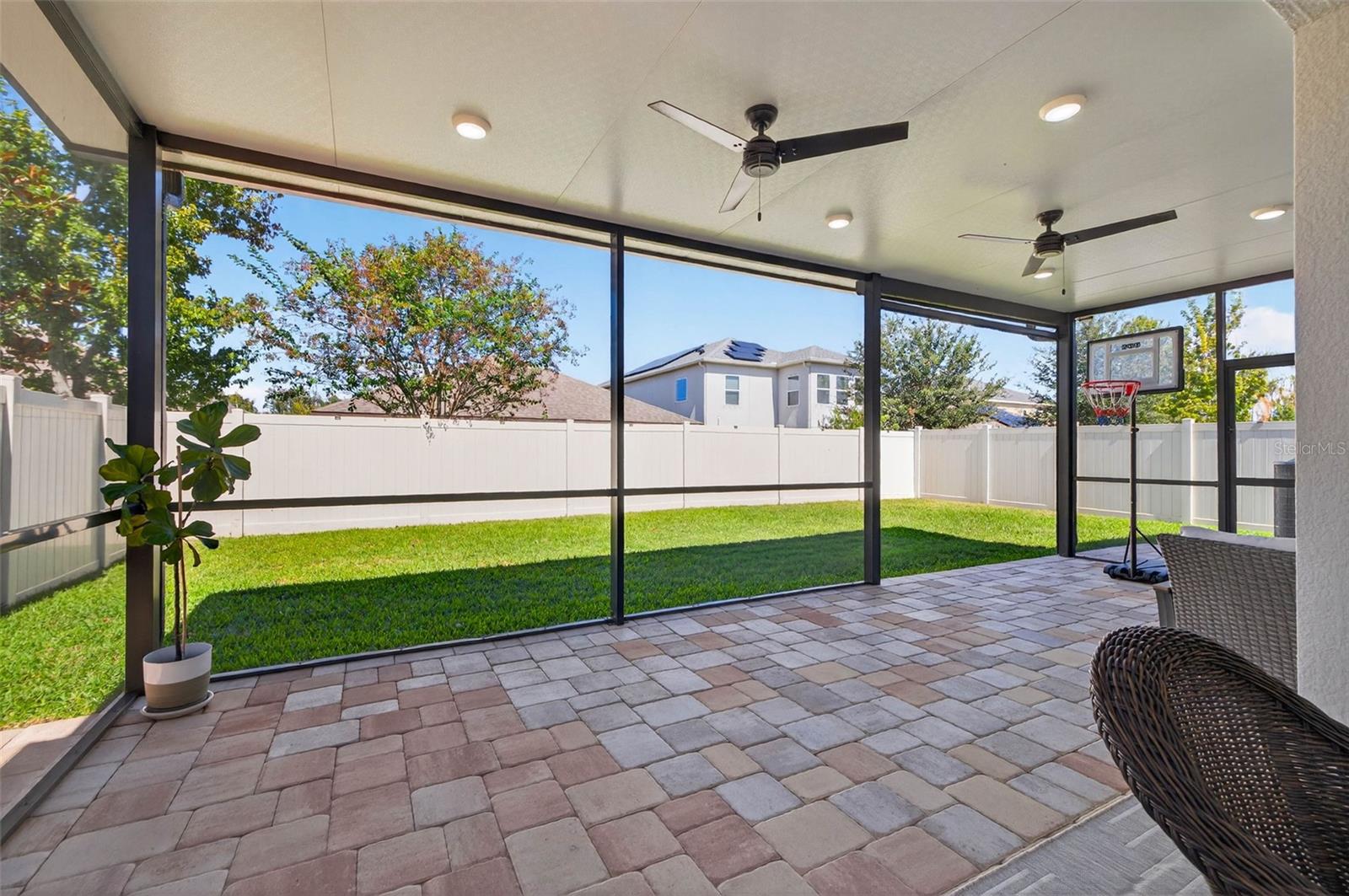 Image 31 of 43 For 10522 Cardera Drive