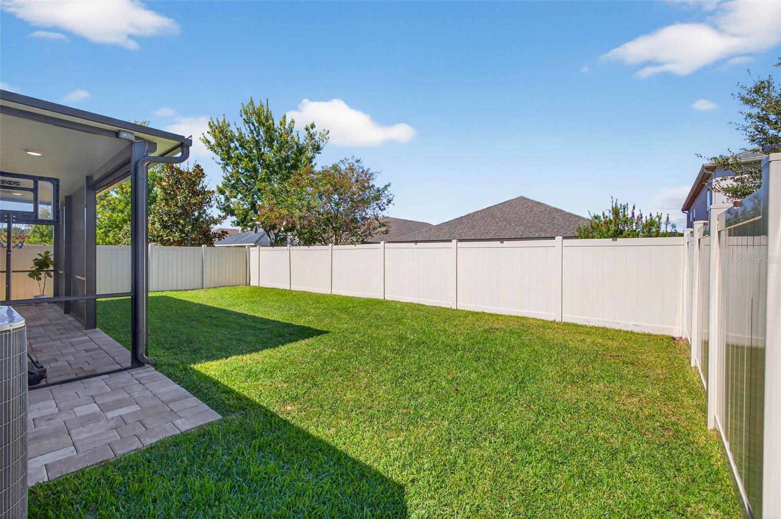 Image 32 of 43 For 10522 Cardera Drive