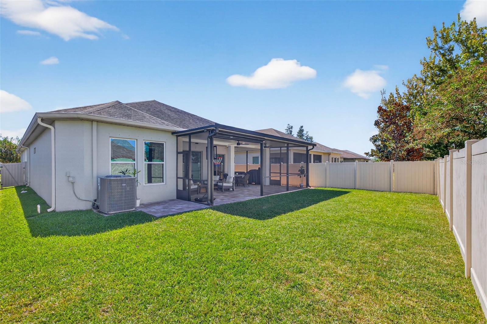 Image 33 of 43 For 10522 Cardera Drive