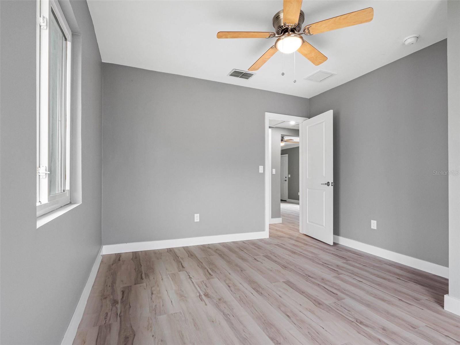 Image 15 of 53 For 540 80th Avenue