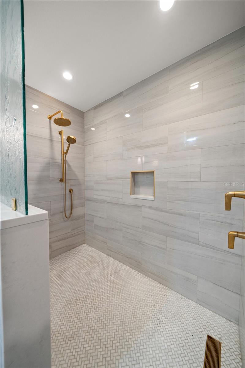 Image 16 of 48 For 47 Pelican Place