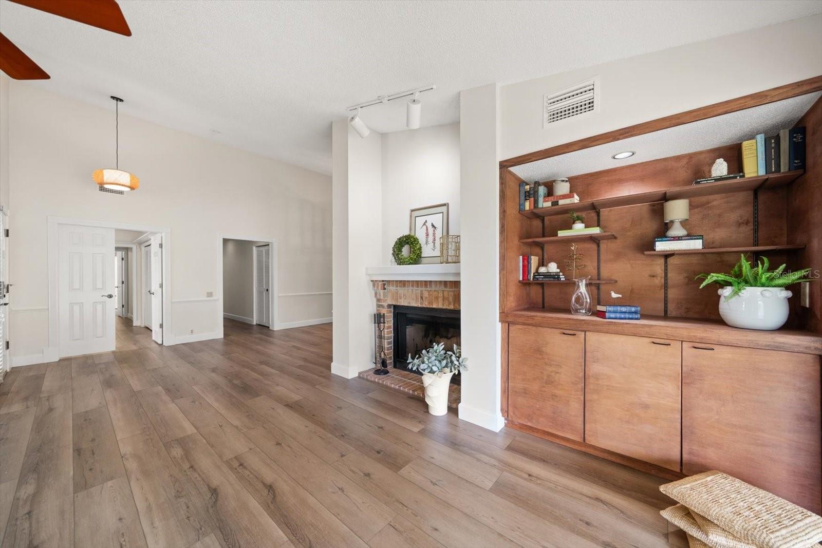 Image 7 of 48 For 47 Pelican Place