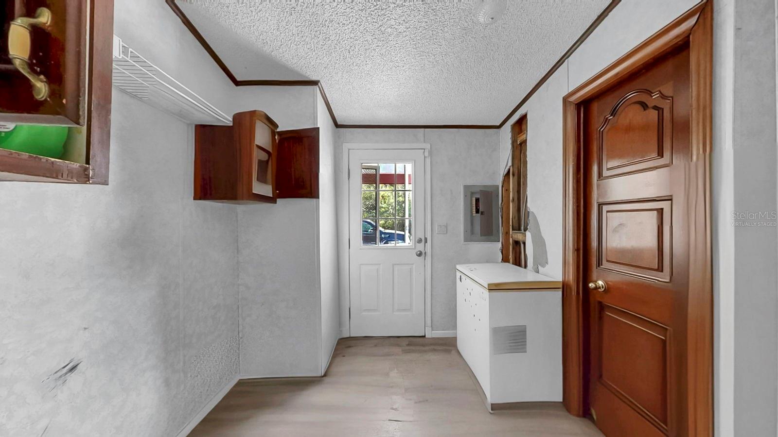 Image 19 of 23 For 601 8th Court Se