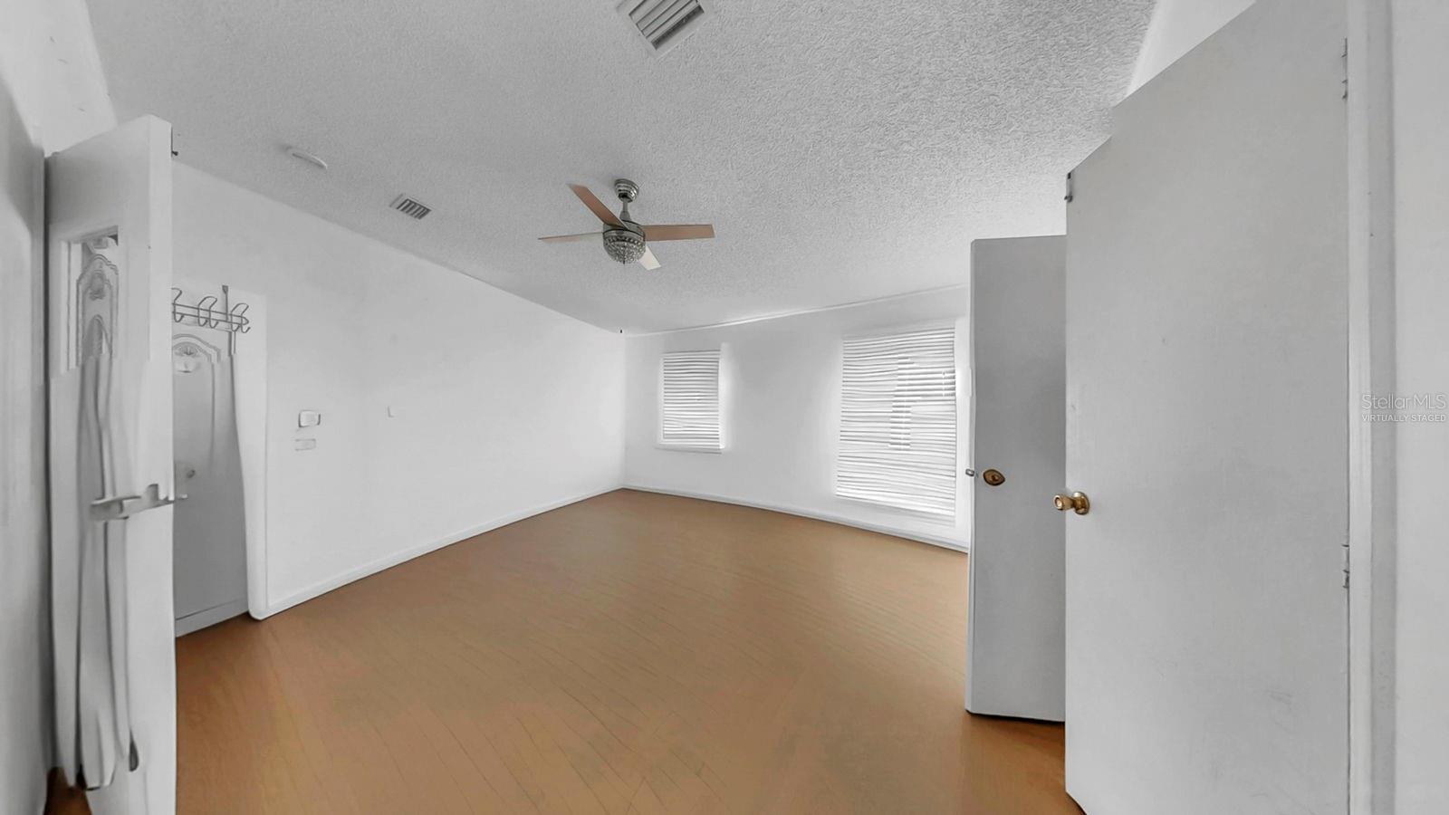 Image 20 of 23 For 601 8th Court Se