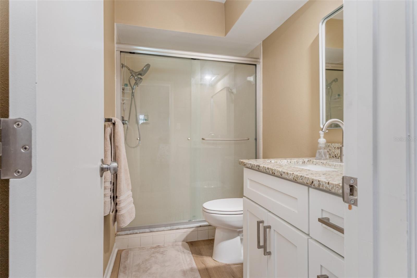 Image 19 of 27 For 5225 Imperial Lakes Boulevard 57