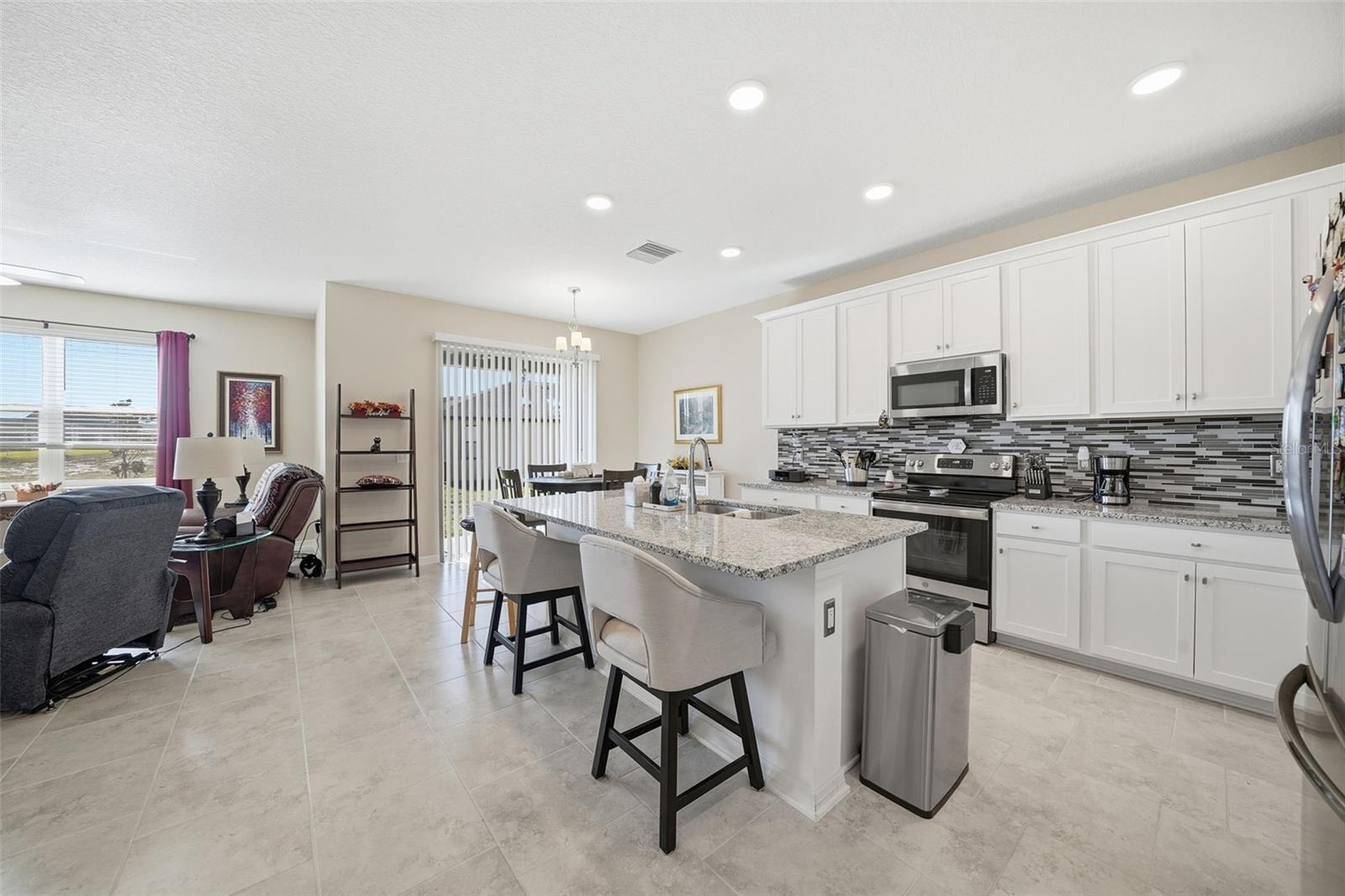 Image 14 of 18 For 220 Hillshire Place