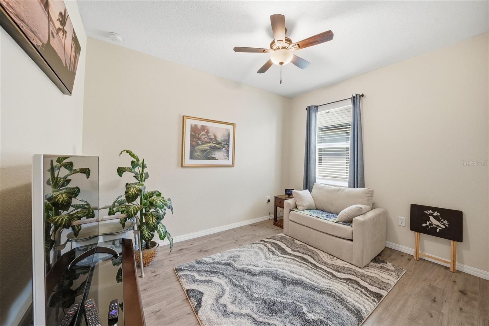 Image 9 of 18 For 220 Hillshire Place