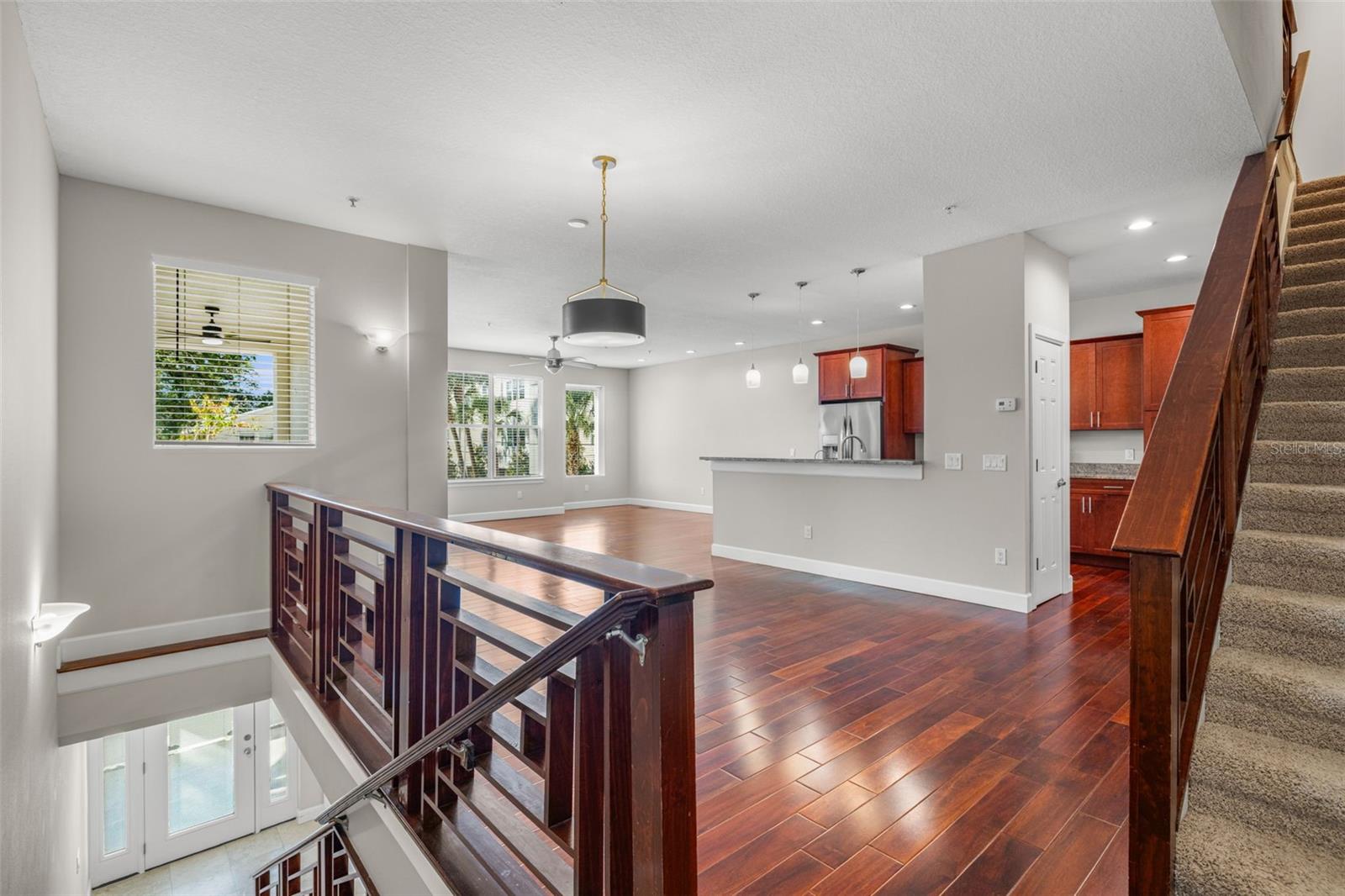 Listing photo id 8 for 113 Newport Avenue 1-4