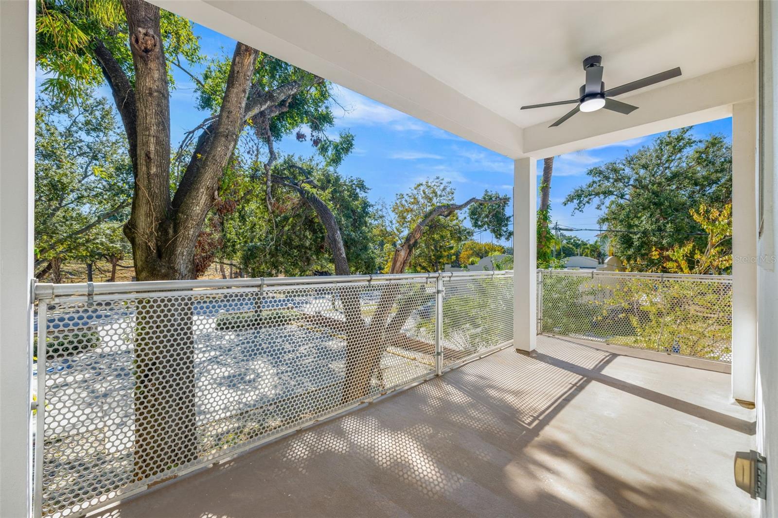 Listing photo id 17 for 113 Newport Avenue 1-4