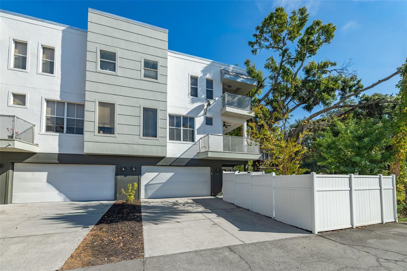 Listing photo id 0 for 113 Newport Avenue 1-4