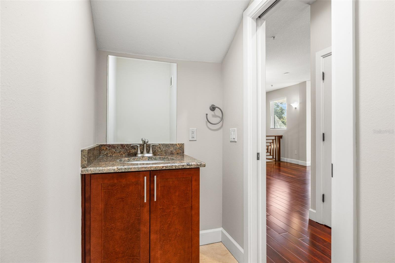 Listing photo id 18 for 113 Newport Avenue 1-4