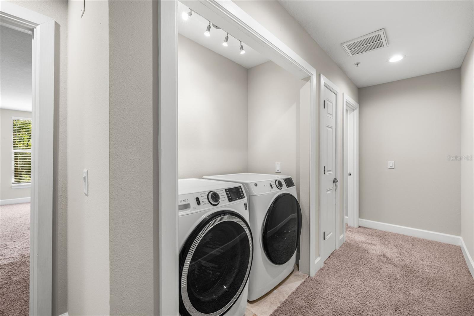 Listing photo id 22 for 113 Newport Avenue 1-4