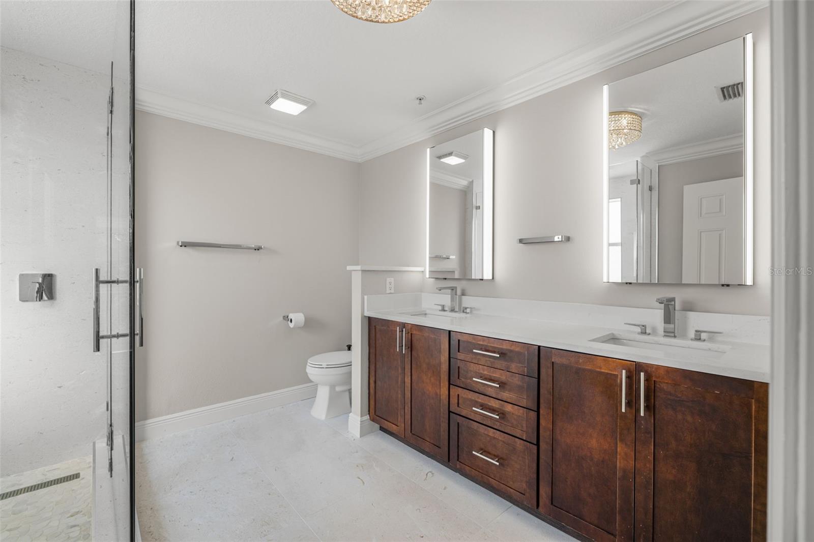 Listing photo id 25 for 113 Newport Avenue 1-4