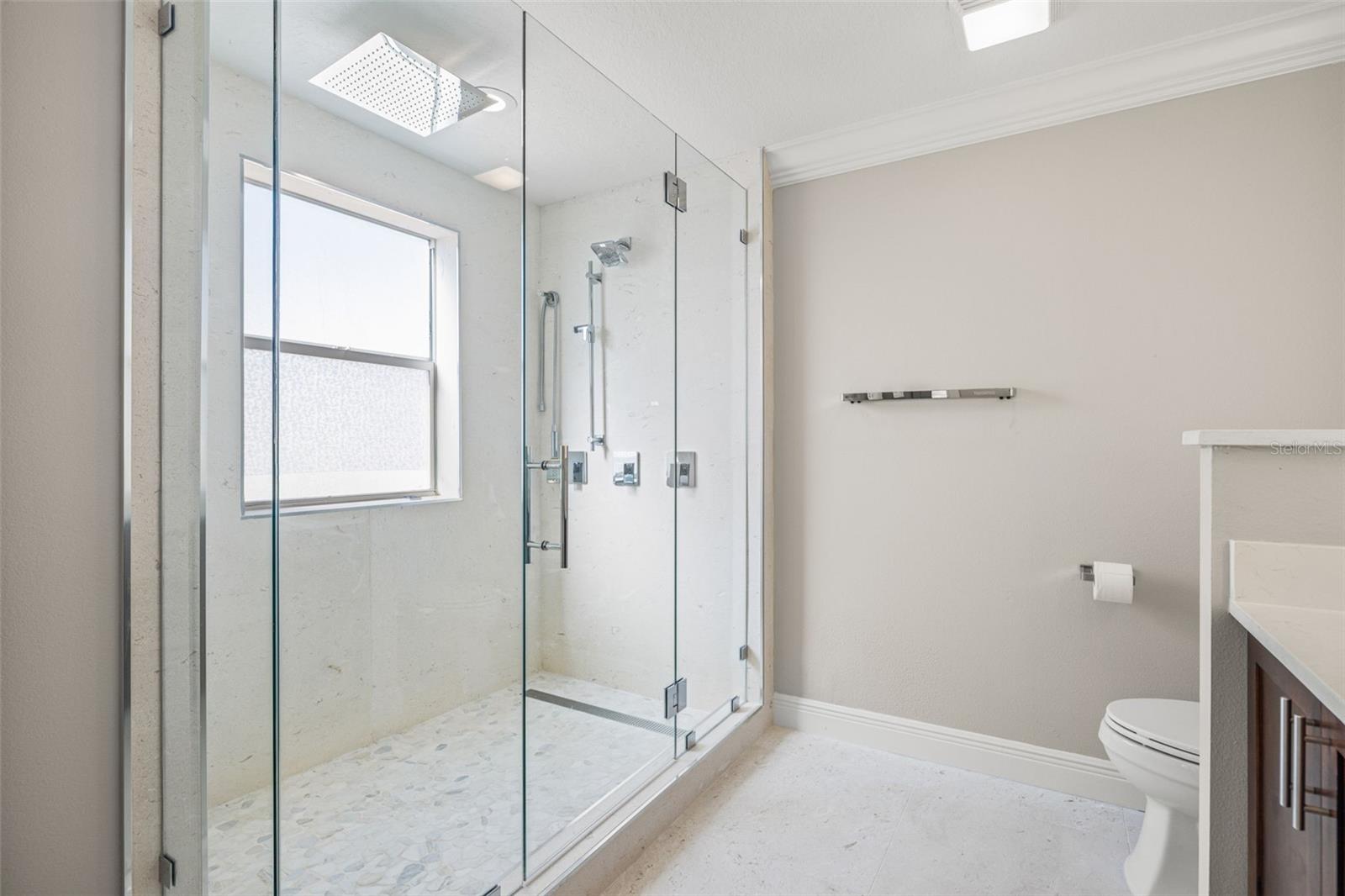 Listing photo id 26 for 113 Newport Avenue 1-4