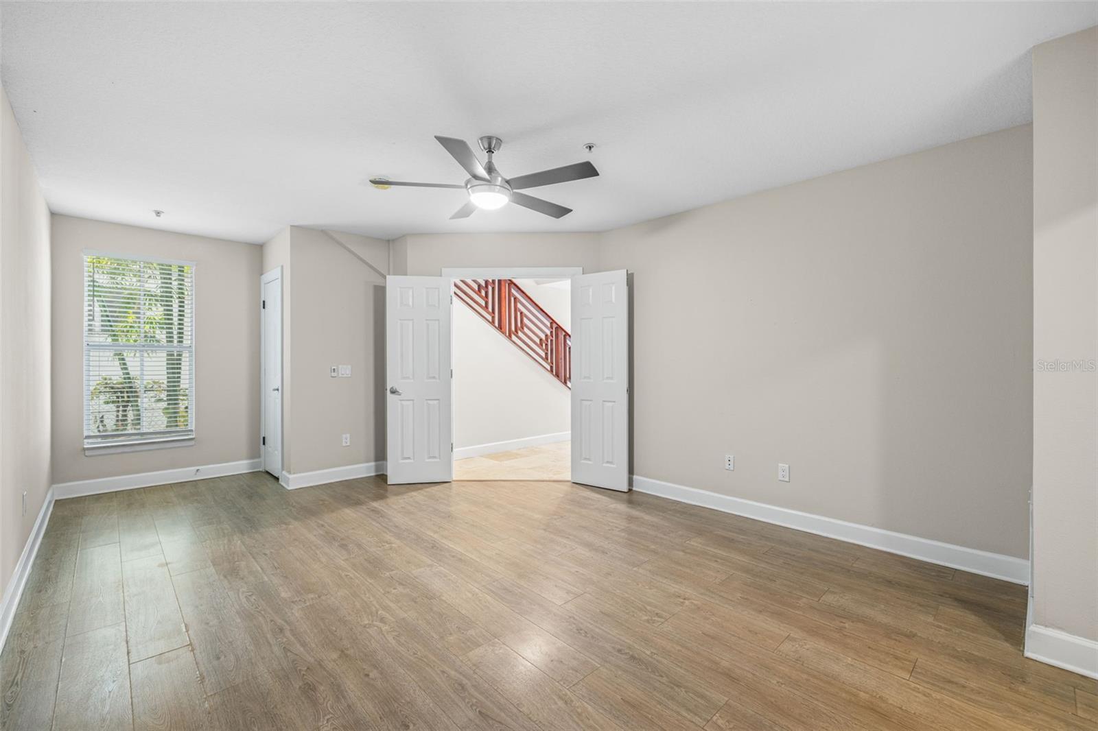 Listing photo id 6 for 113 Newport Avenue 1-4