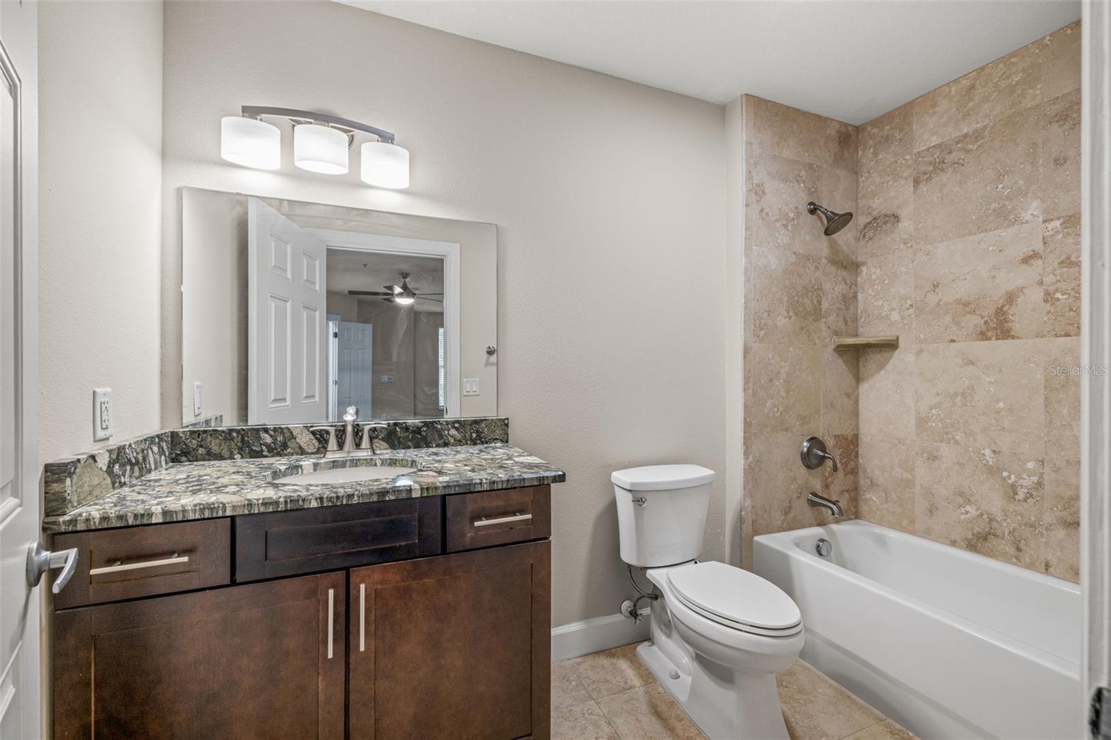 Listing photo id 7 for 113 Newport Avenue 1-4