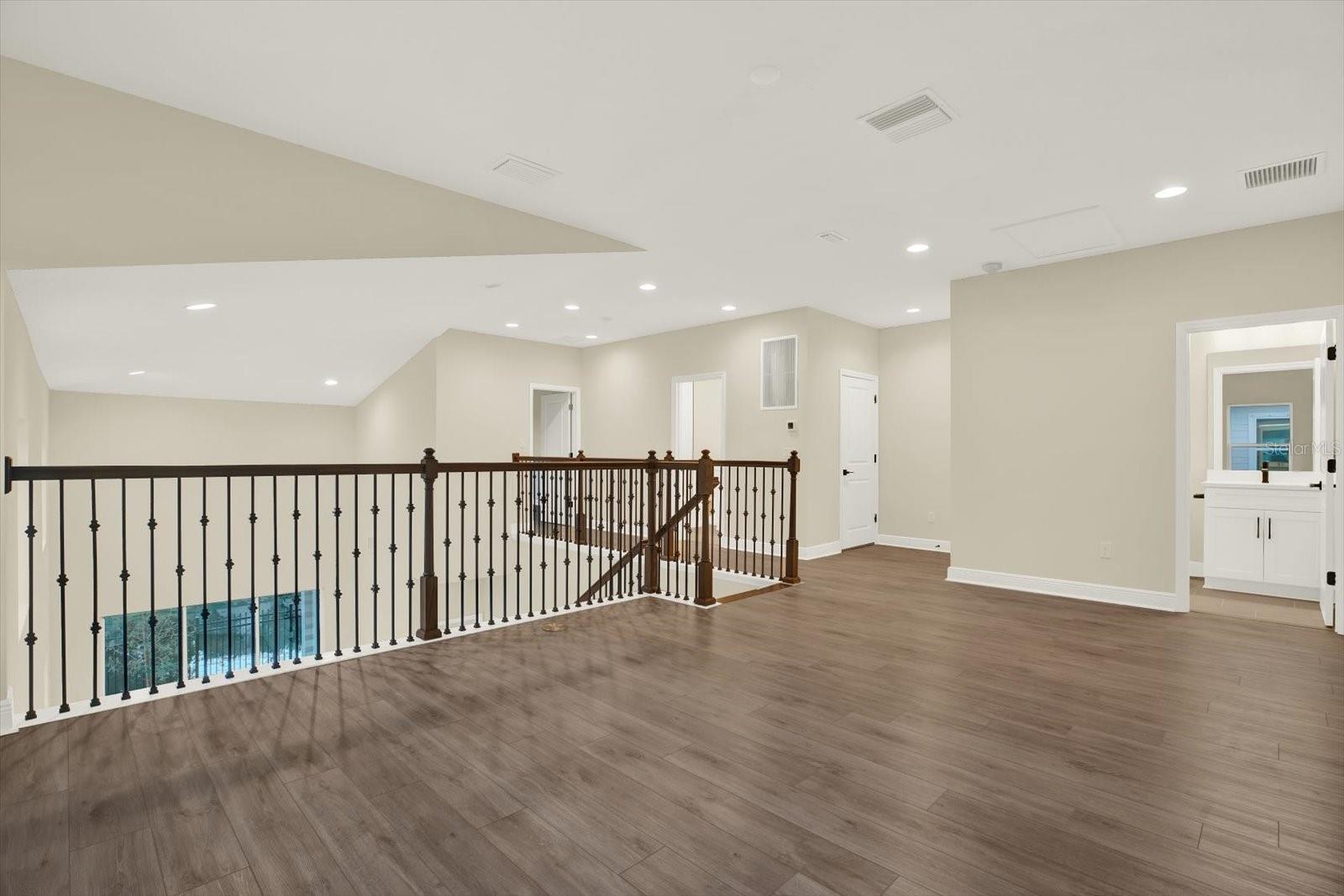 Image 17 of 31 For 7749 93rd Street N