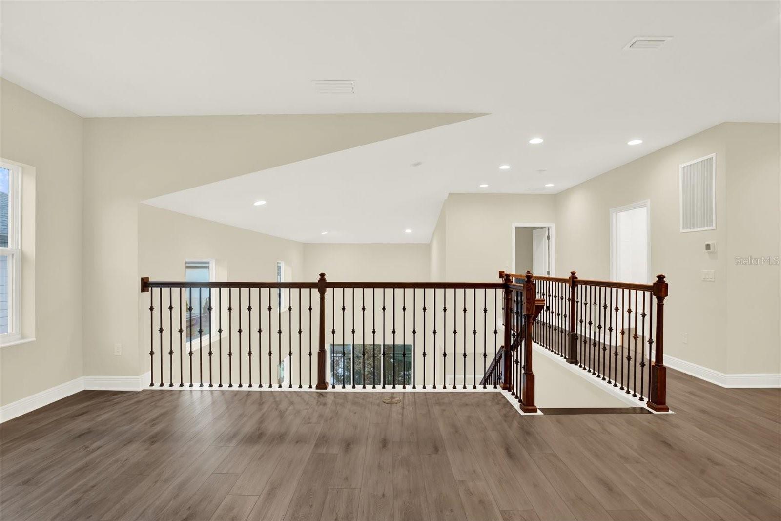 Image 18 of 31 For 7749 93rd Street N