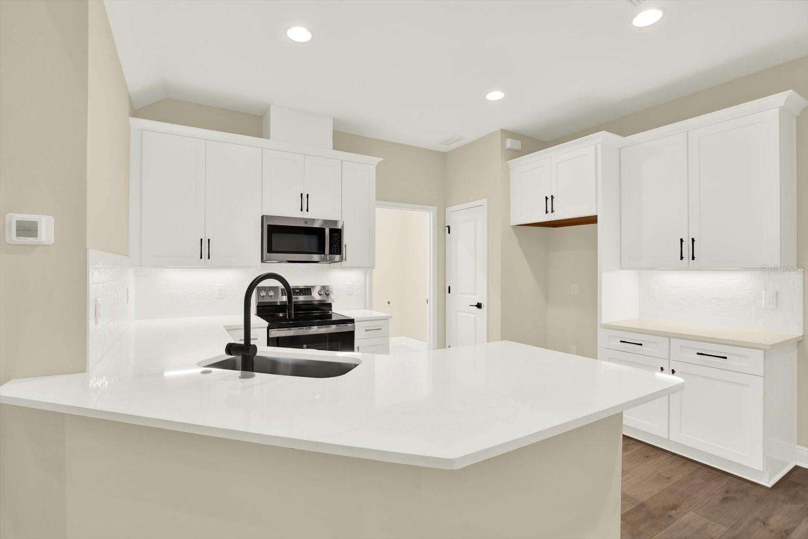 Image 4 of 31 For 7749 93rd Street N