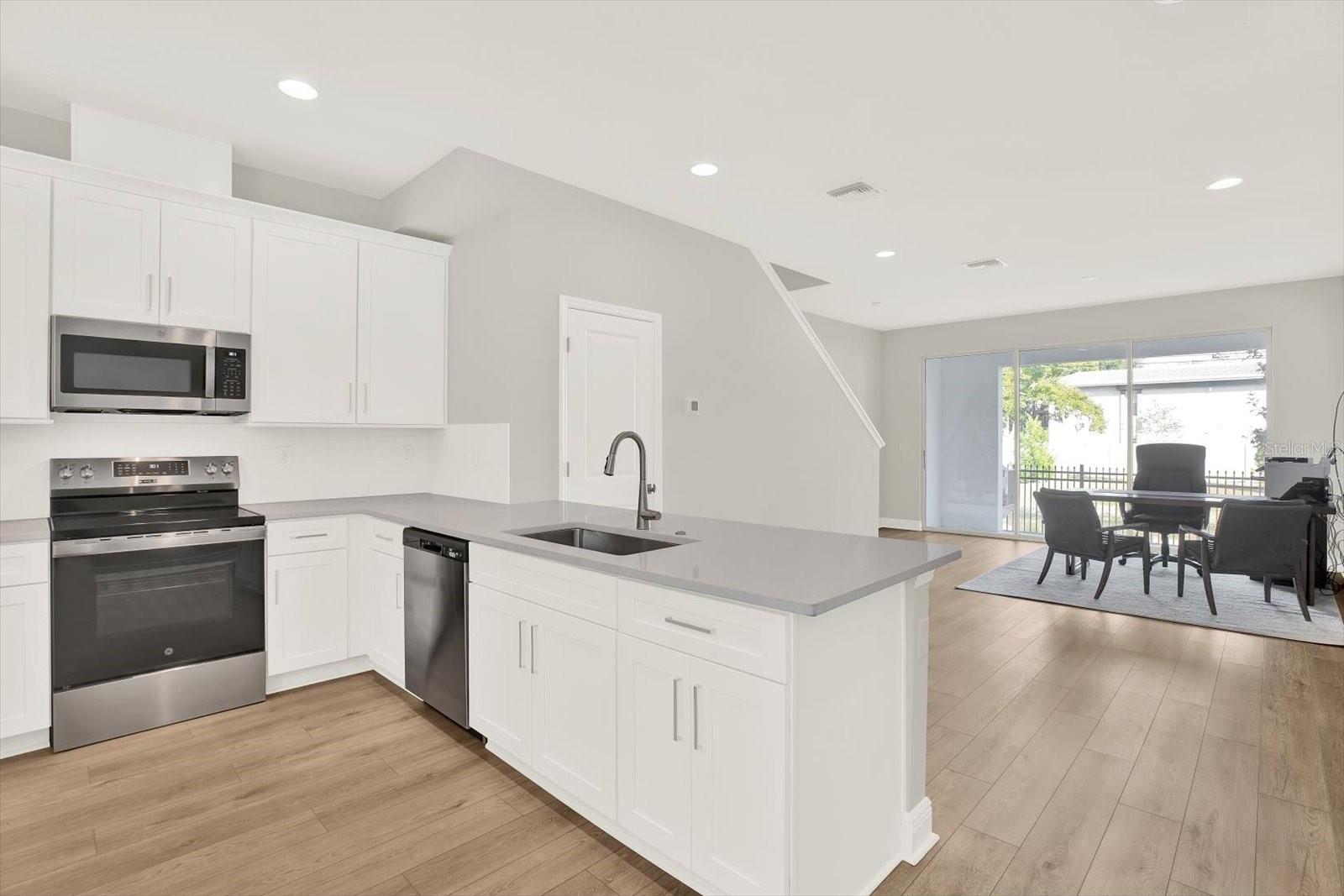 Image 5 of 20 For 7773 93rd Street N