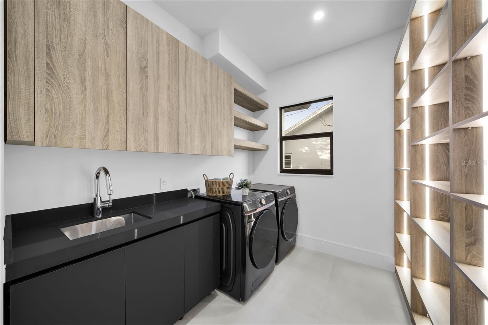 Image 20 of 64 For 3829 20th Avenue