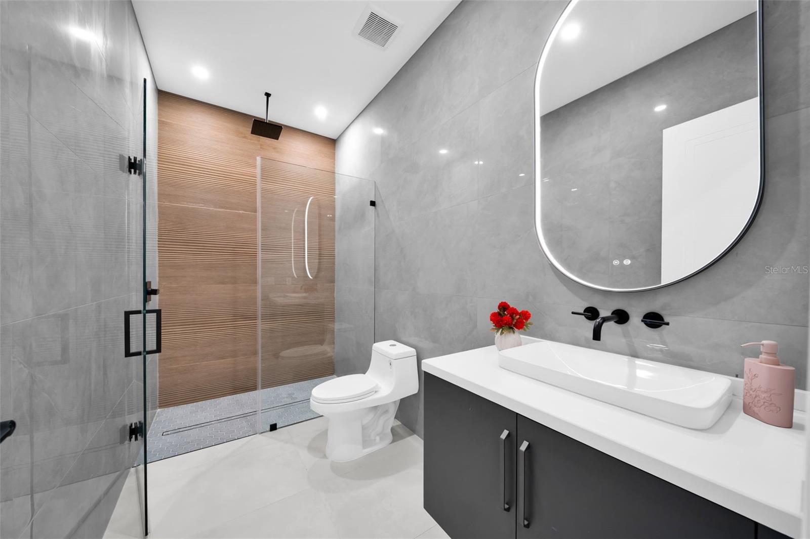 Image 36 of 64 For 3829 20th Avenue