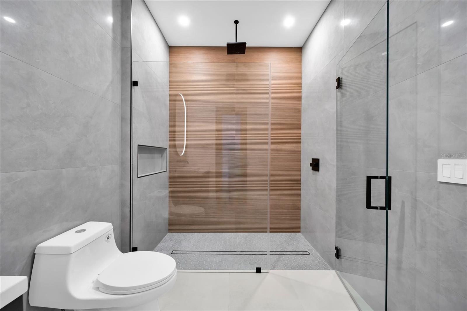 Image 42 of 64 For 3829 20th Avenue