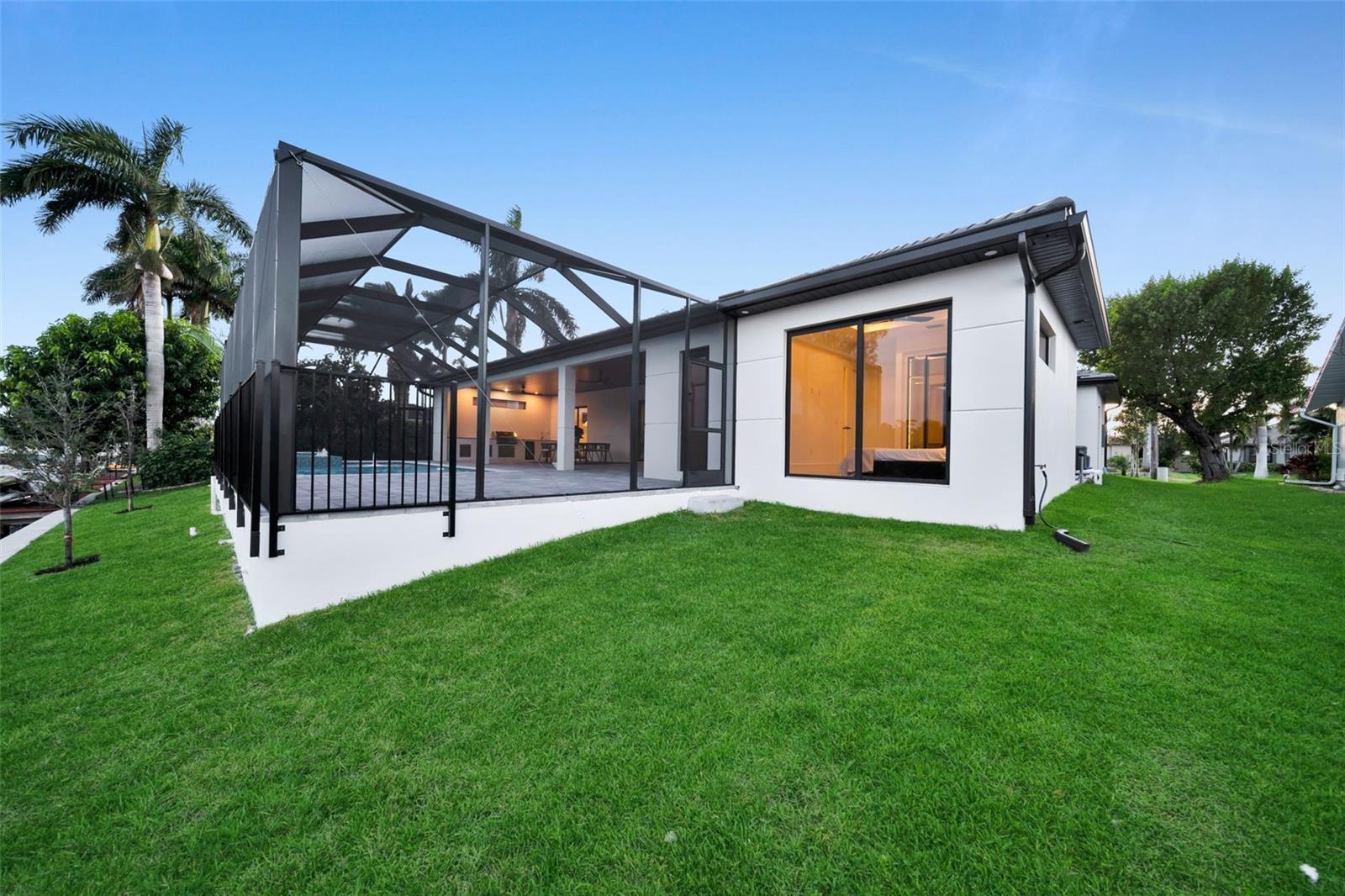 Image 52 of 64 For 3829 20th Avenue