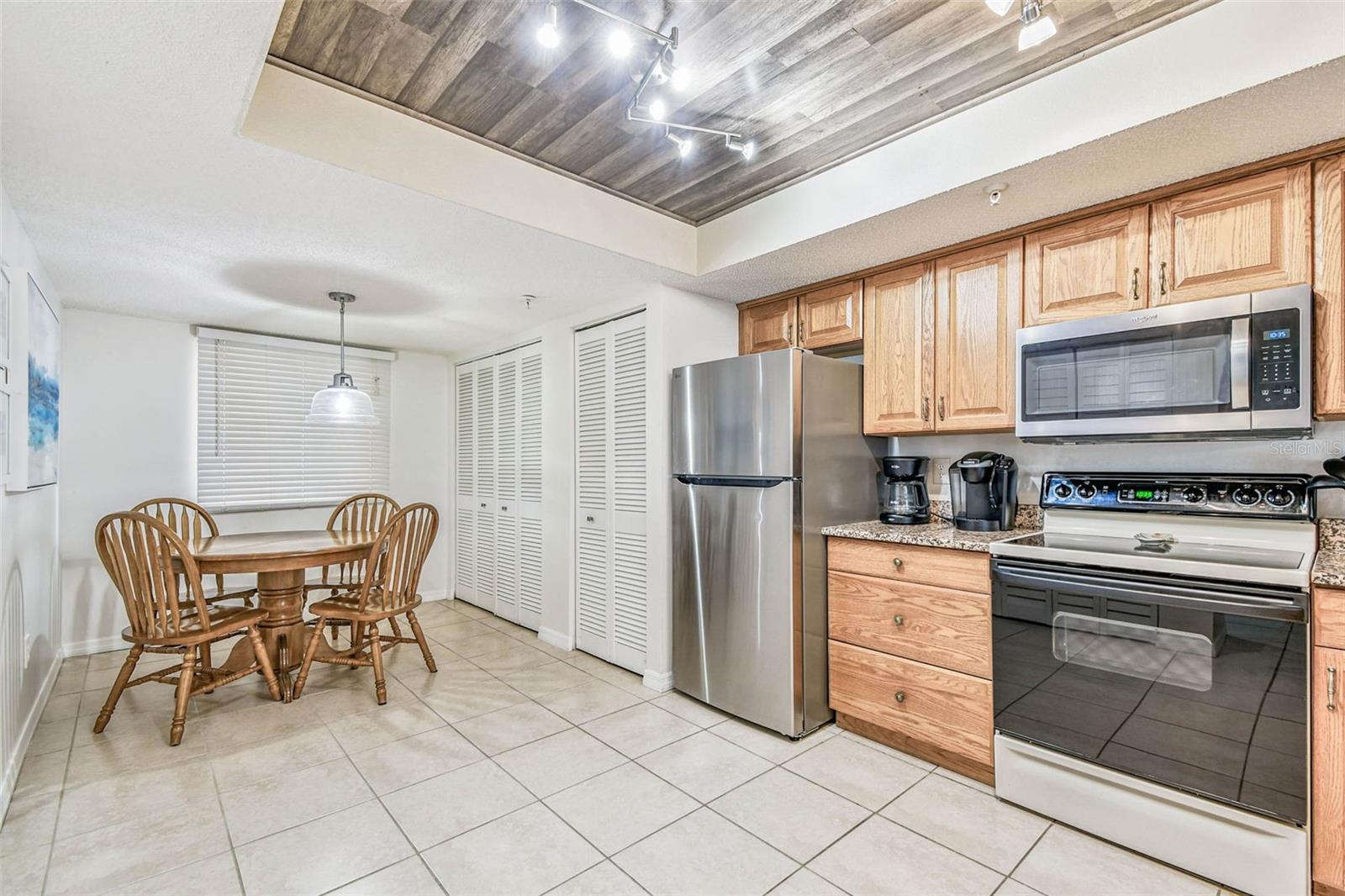 Image 14 of 54 For 18400 Gulf Boulevard 1301