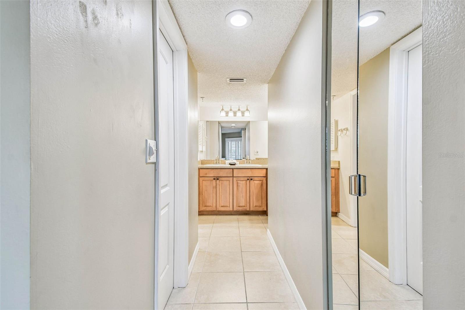 Image 19 of 54 For 18400 Gulf Boulevard 1301