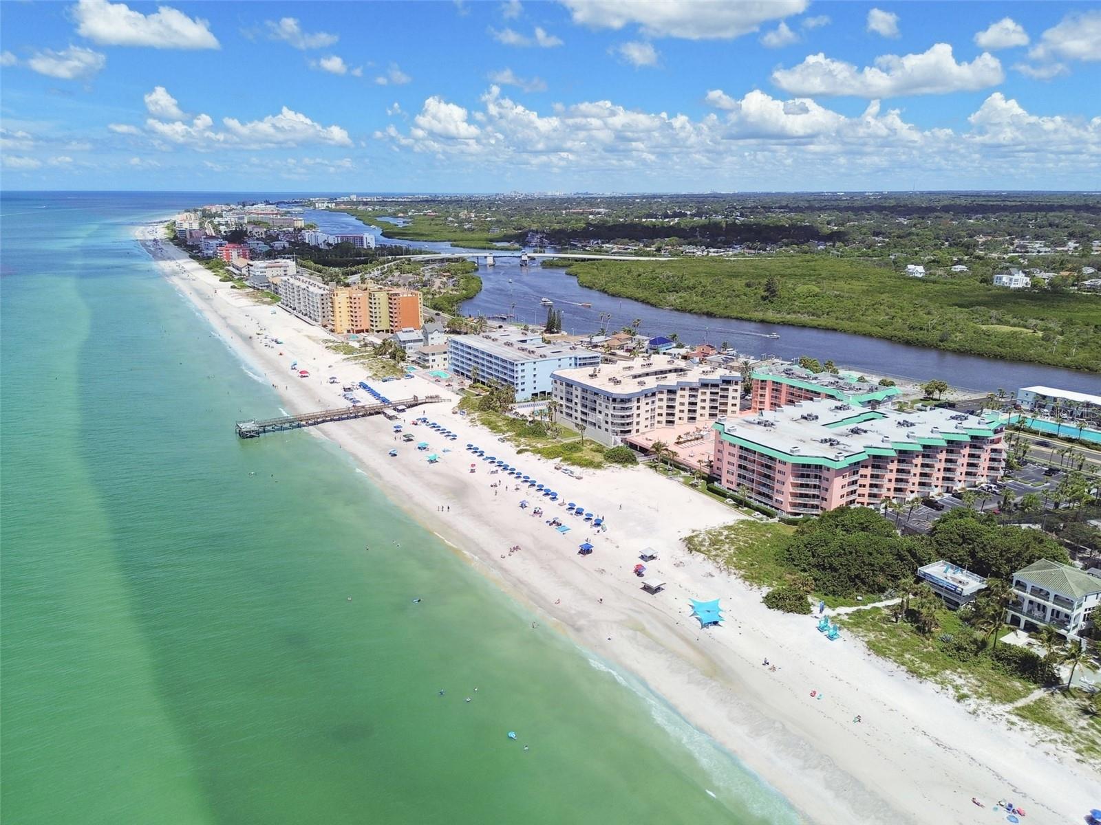 Image 33 of 54 For 18400 Gulf Boulevard 1301