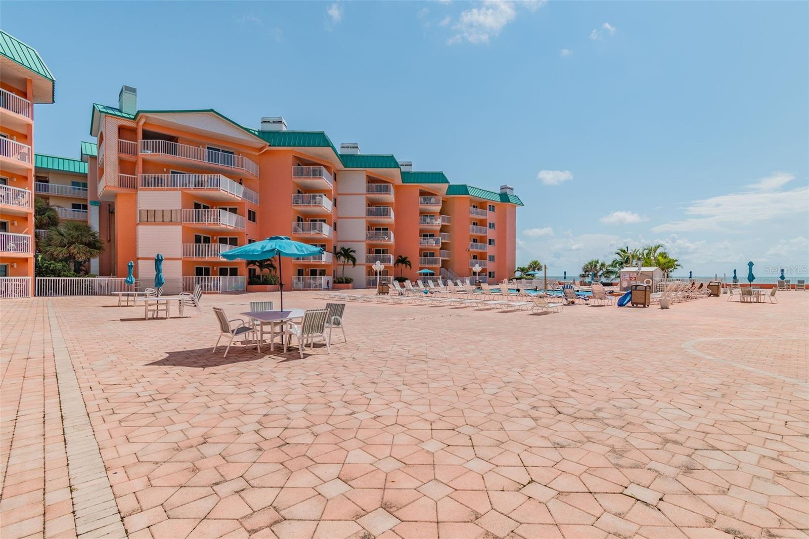 Image 35 of 54 For 18400 Gulf Boulevard 1301